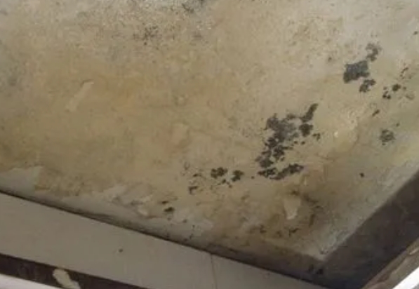 邗江阳台漏水维修公司分享下邗江卫生间渗水维修需要注意哪些问题。